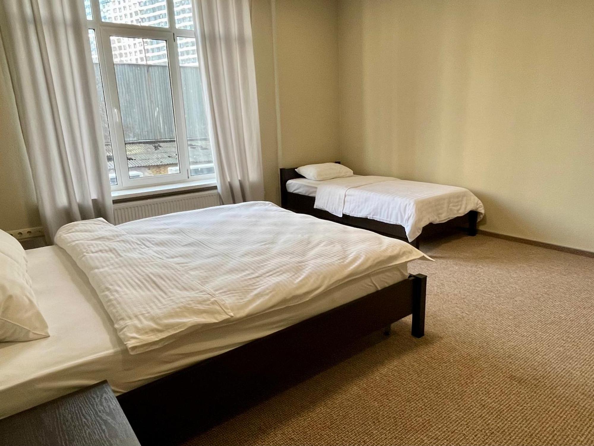 4Room Hostel Kiev Exteriör bild